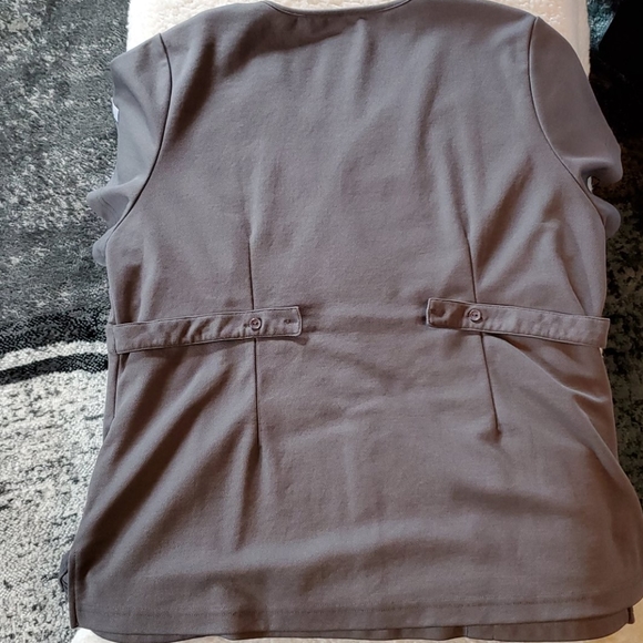 Scrub top - Picture 3 of 4